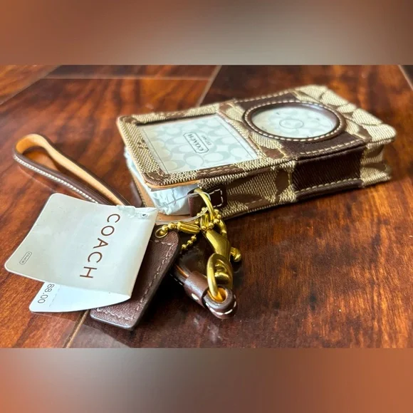 NEW Coach Signature Brown and Tan iPod Case Holder NWT - Picture 10 of 11